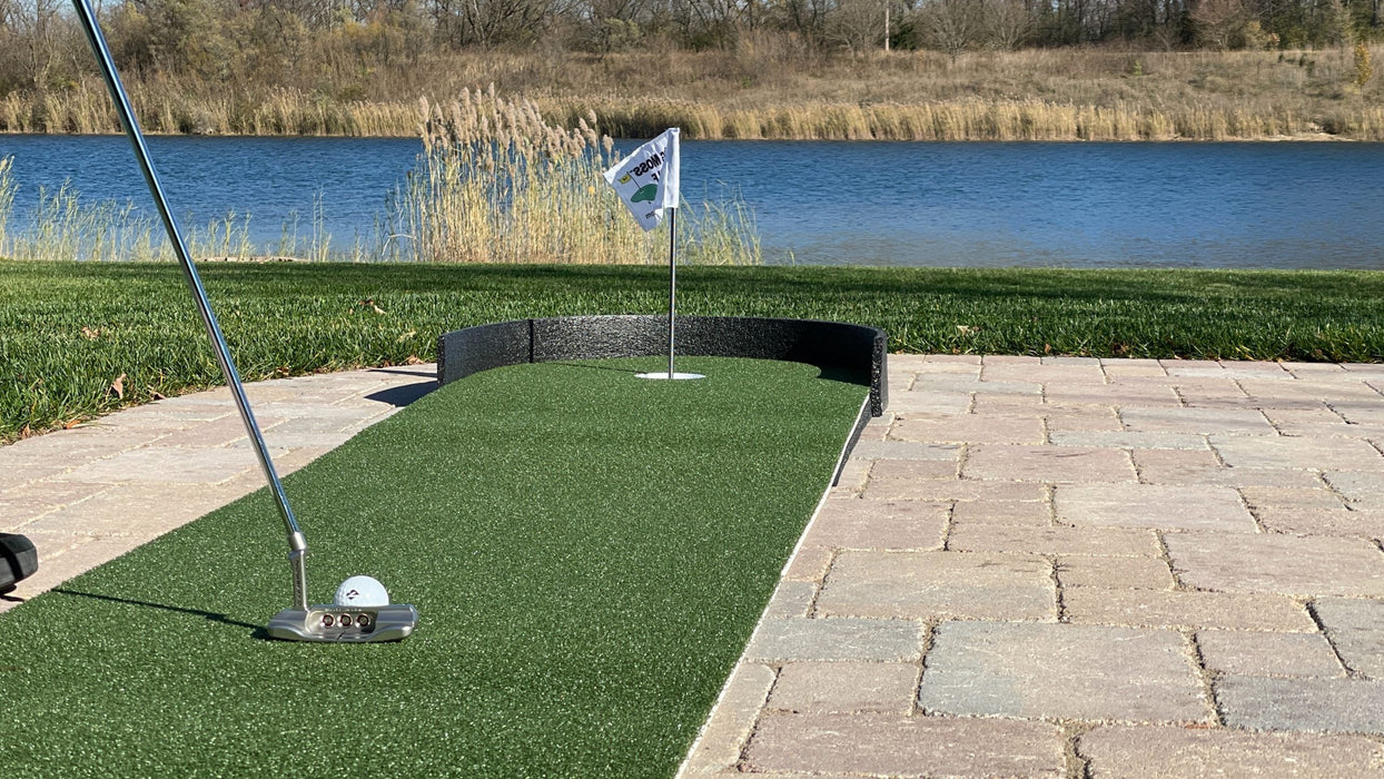 Big Moss Commander Patio Series Putting and Chipping Green (2' x 15')