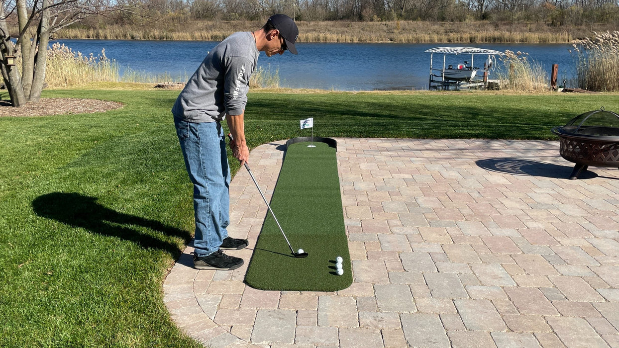 Big Moss Commander Patio Series Putting and Chipping Green (2' x 15')