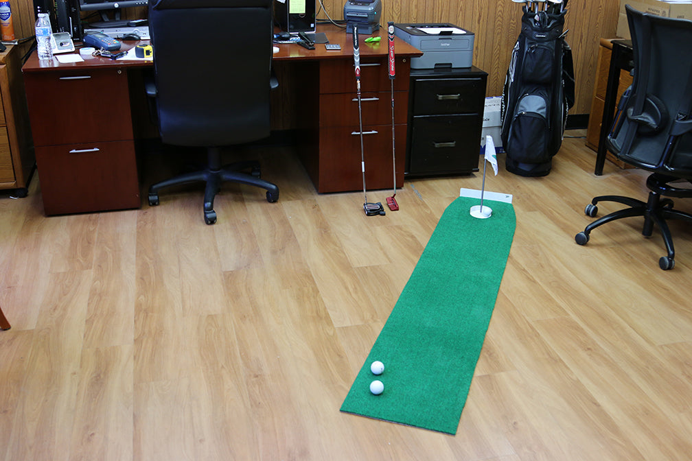 Big Moss Office Fit 16+ Putting Green